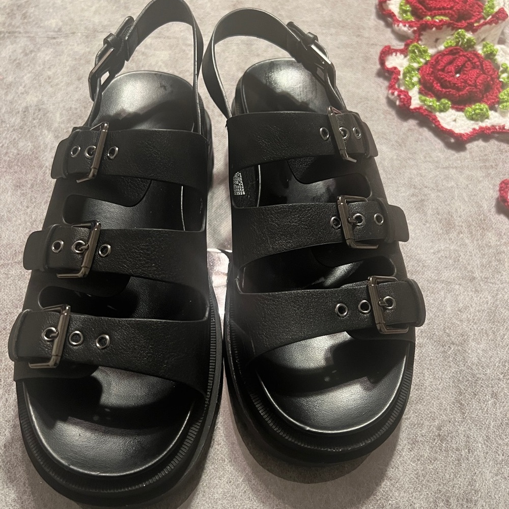 Sincerely Jules Black Platform Sandals with Chunky Sole